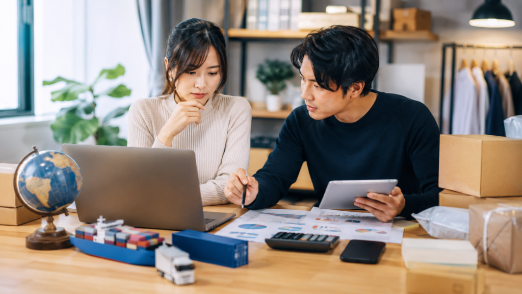 輸入・海外仕入で消費税や関税がかかる？その仕組みとは