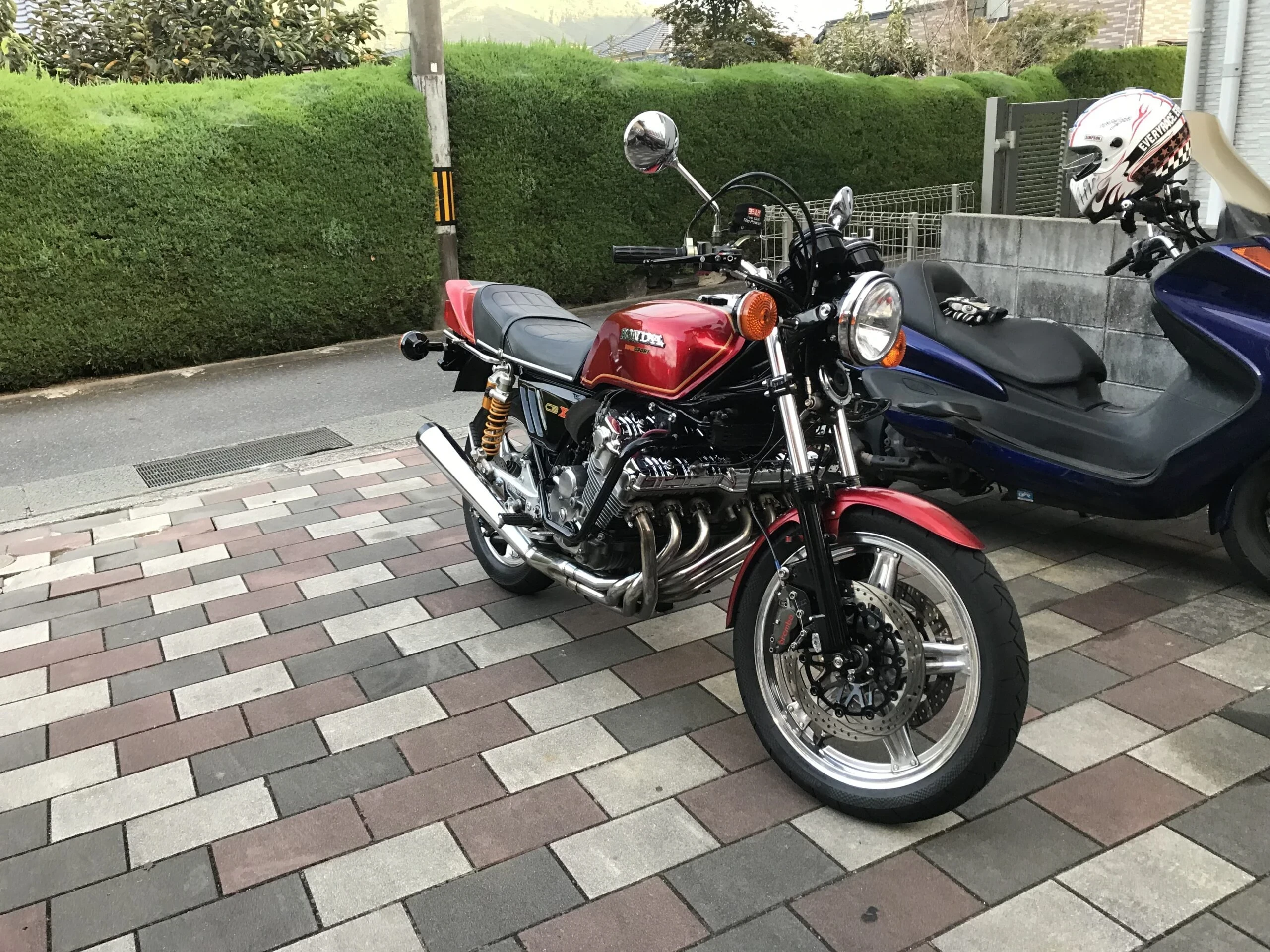 タイヤなどカーパーツ・バイクパーツの輸入および輸入代行につい